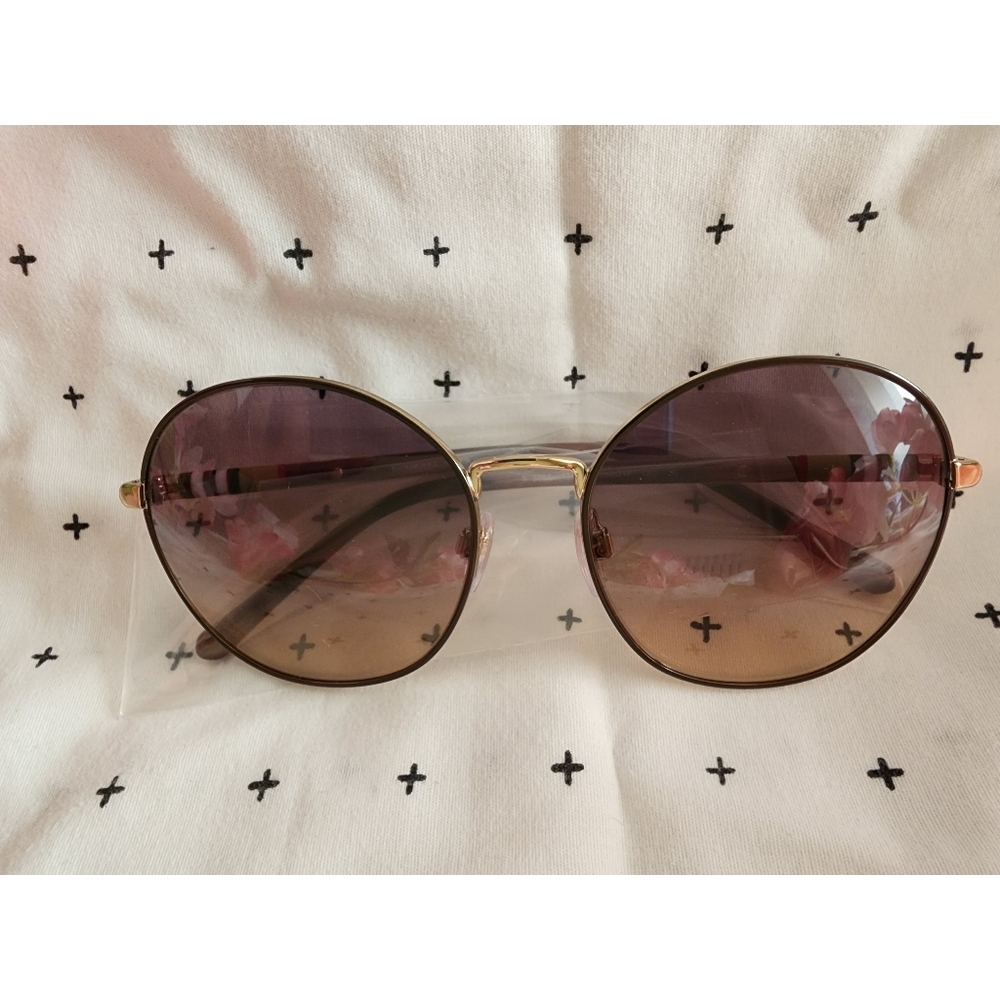 Burberry Sunglasses - Picture 7 of 12